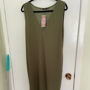 Brand New with tags Boohoo Plus dress